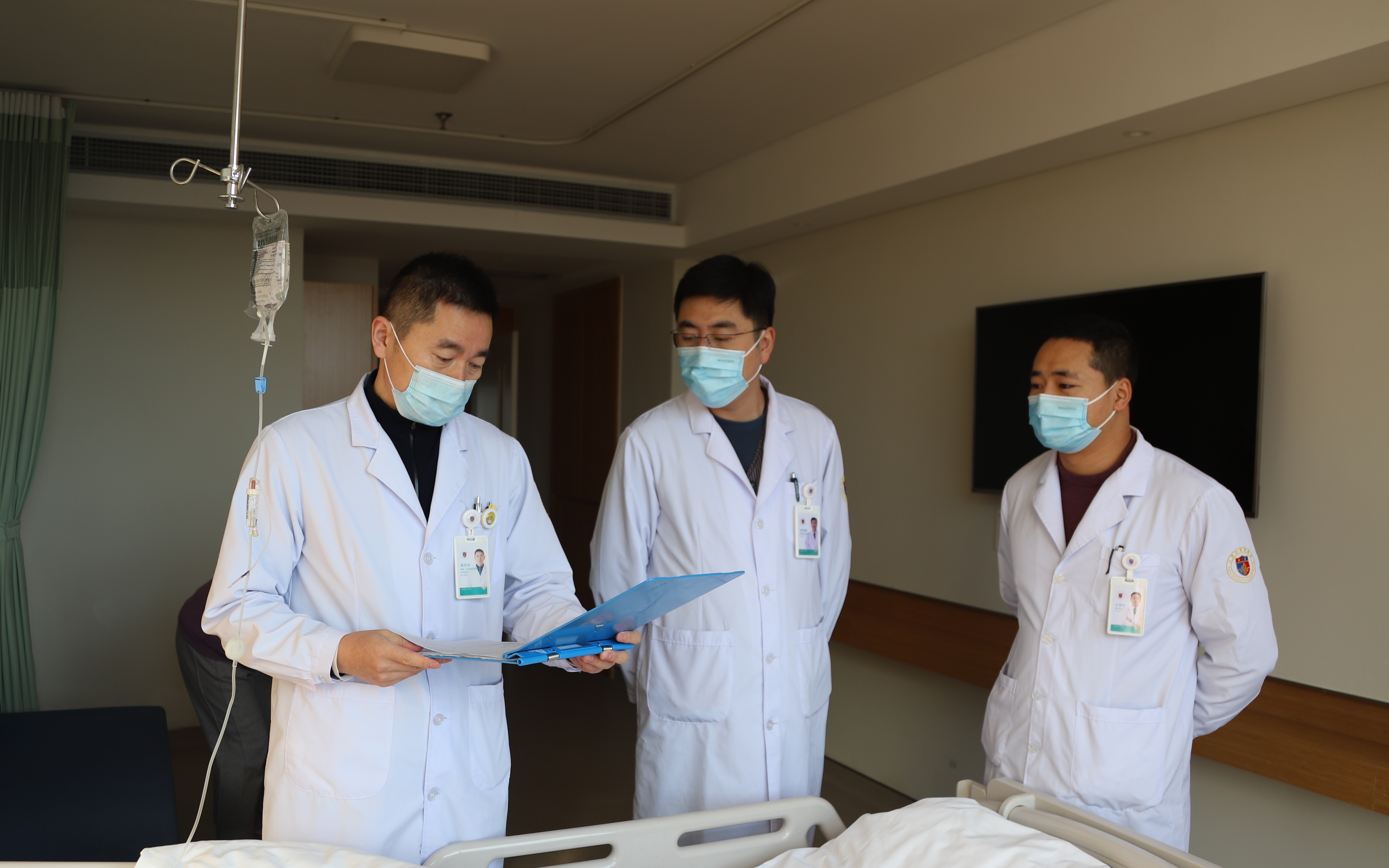 打破高齡手術禁區(qū)！93歲老人骨折后重新站立