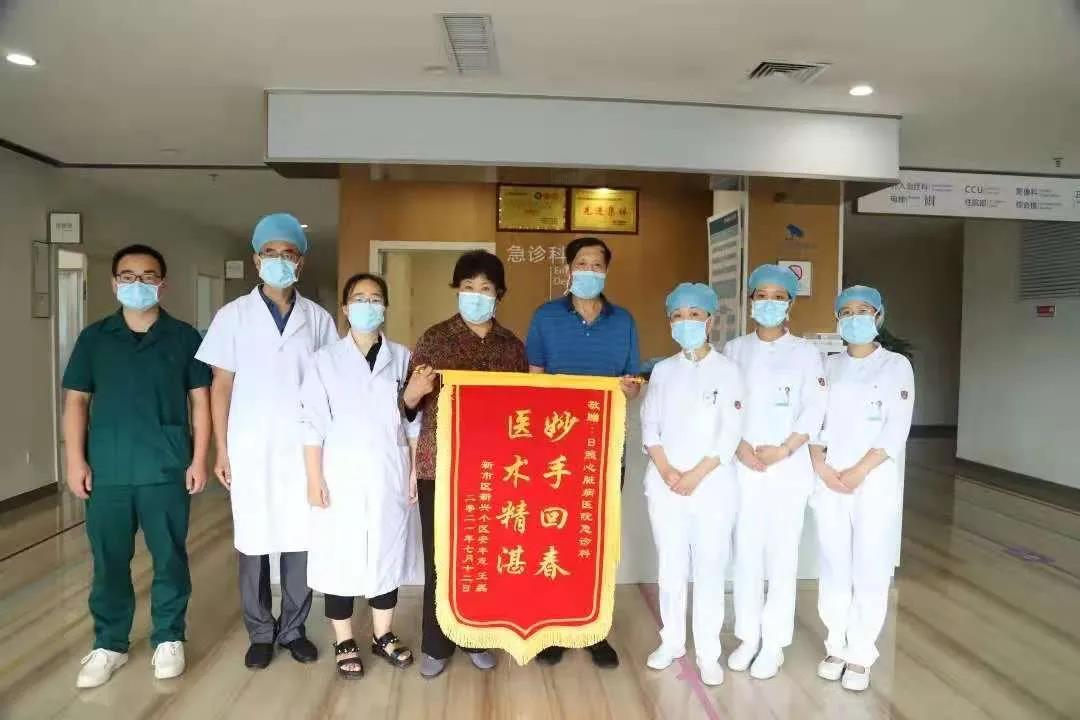 六旬老人突發哮喘，急診搶救轉危為安