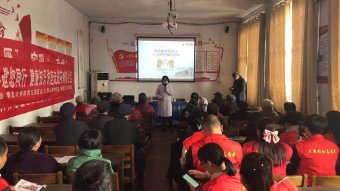 學習雷鋒精神，我們在行動！——日照心臟病醫院走進花峽峪送健康